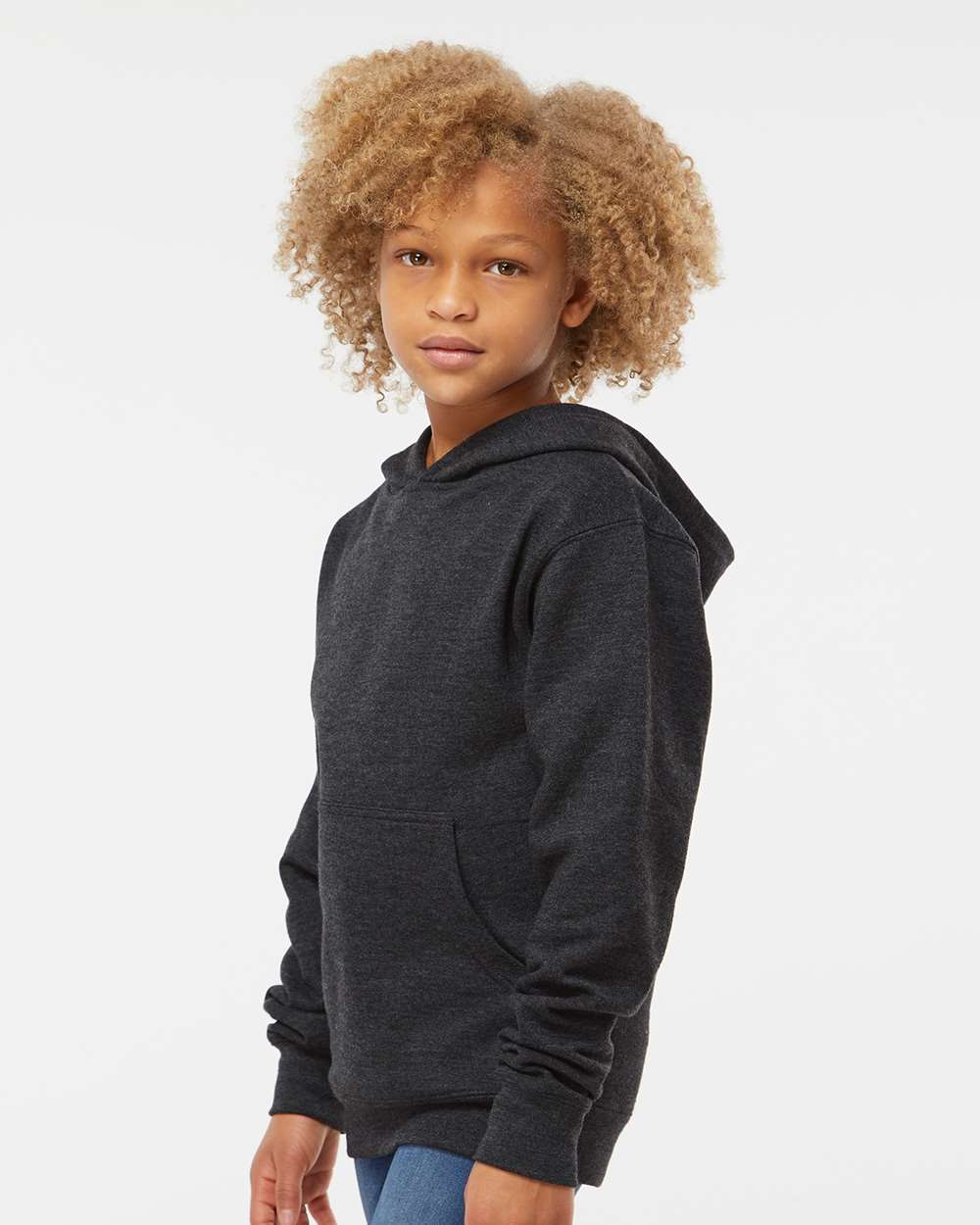 Independent Trading Co. SS4001Y | Youth Midweight Hooded Sweatshirt Charcoal Heather OnModel_Side