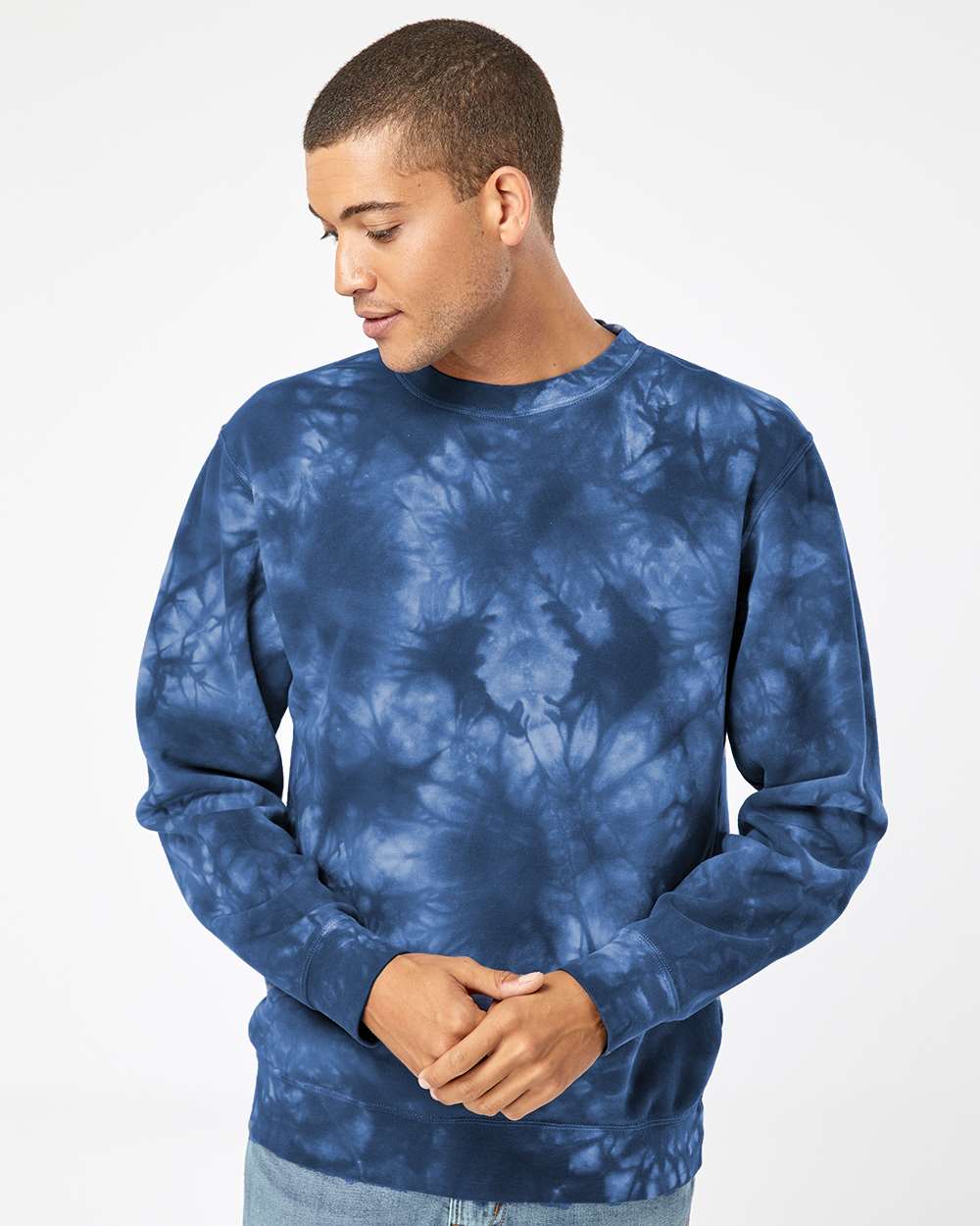 Independent Trading Co. PRM3500TD | Unisex Midweight Tie-Dyed Crewneck Sweatshirt Tie Dye Navy OnModel_Front