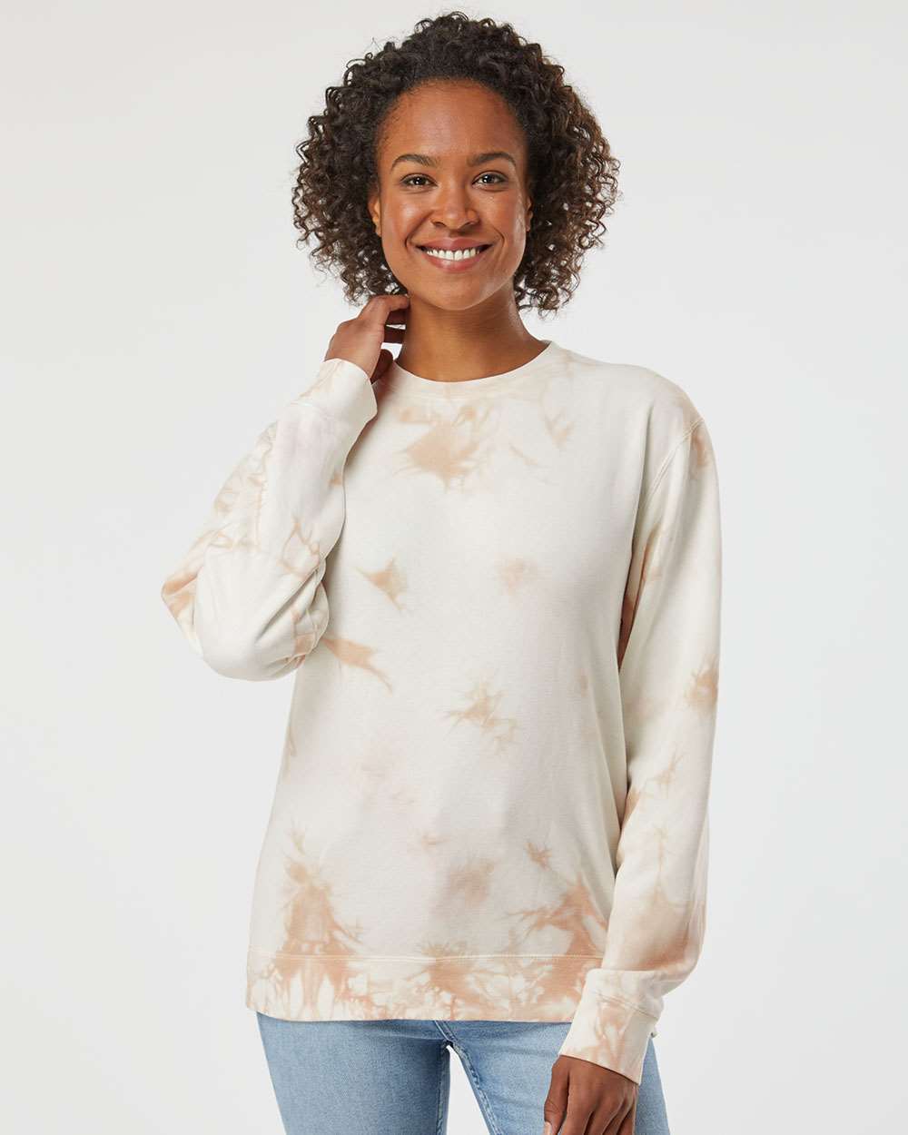 Independent Trading Co. PRM3500TD | Unisex Midweight Tie-Dyed Crewneck Sweatshirt Tie Dye Dusty Pink OnModel_Front